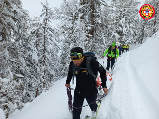 Valanga a Salbertrand, nel Torinese. Recuperato uno scialpinista, ricoverato in ospedale.